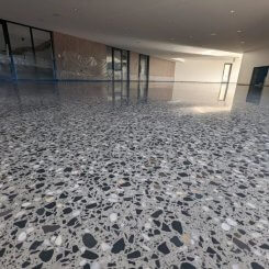 Polishes-concrete-floor-in-Sydney